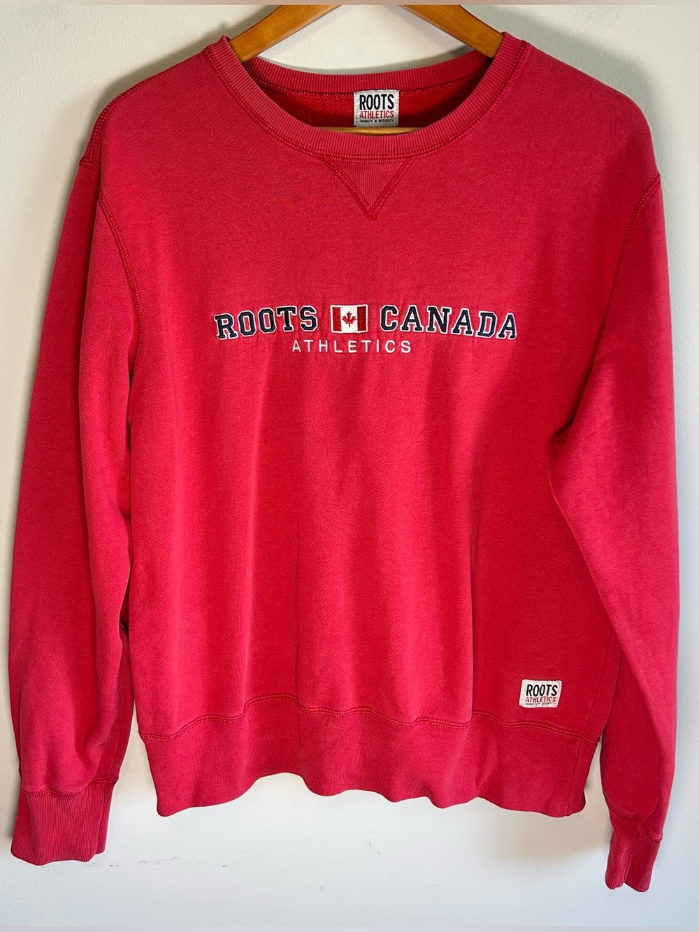 Vintage Roots Canada Athletics Sweatshirt Mens M Crewneck Sweater Red Flag 1990s